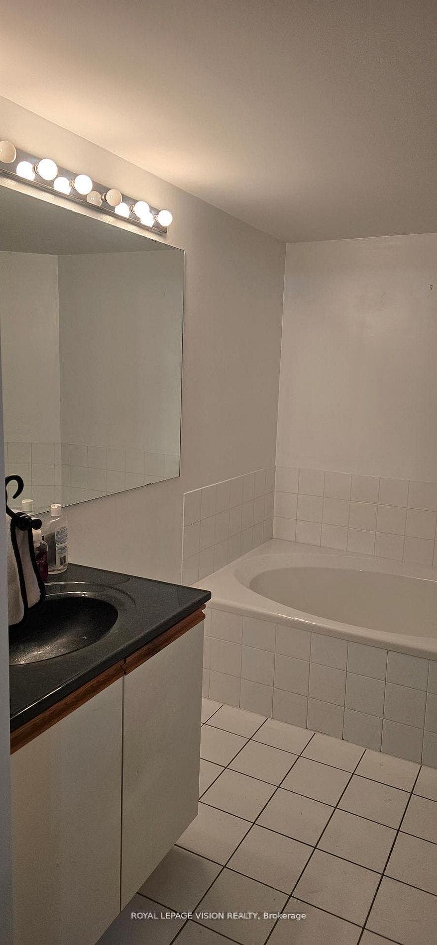 3231 Eglinton Avenue Unit 106 photo 12