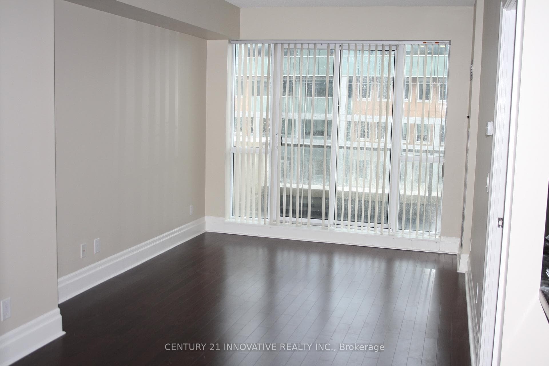 1 Upper Duke Crescent Unit 304 photo 4