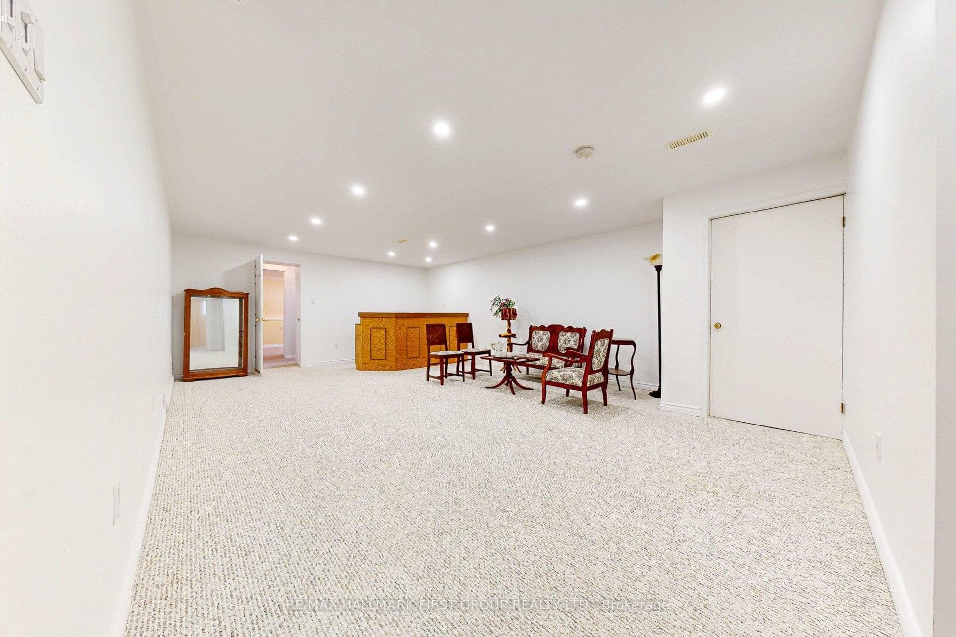 209 Johnson Avenue photo 24