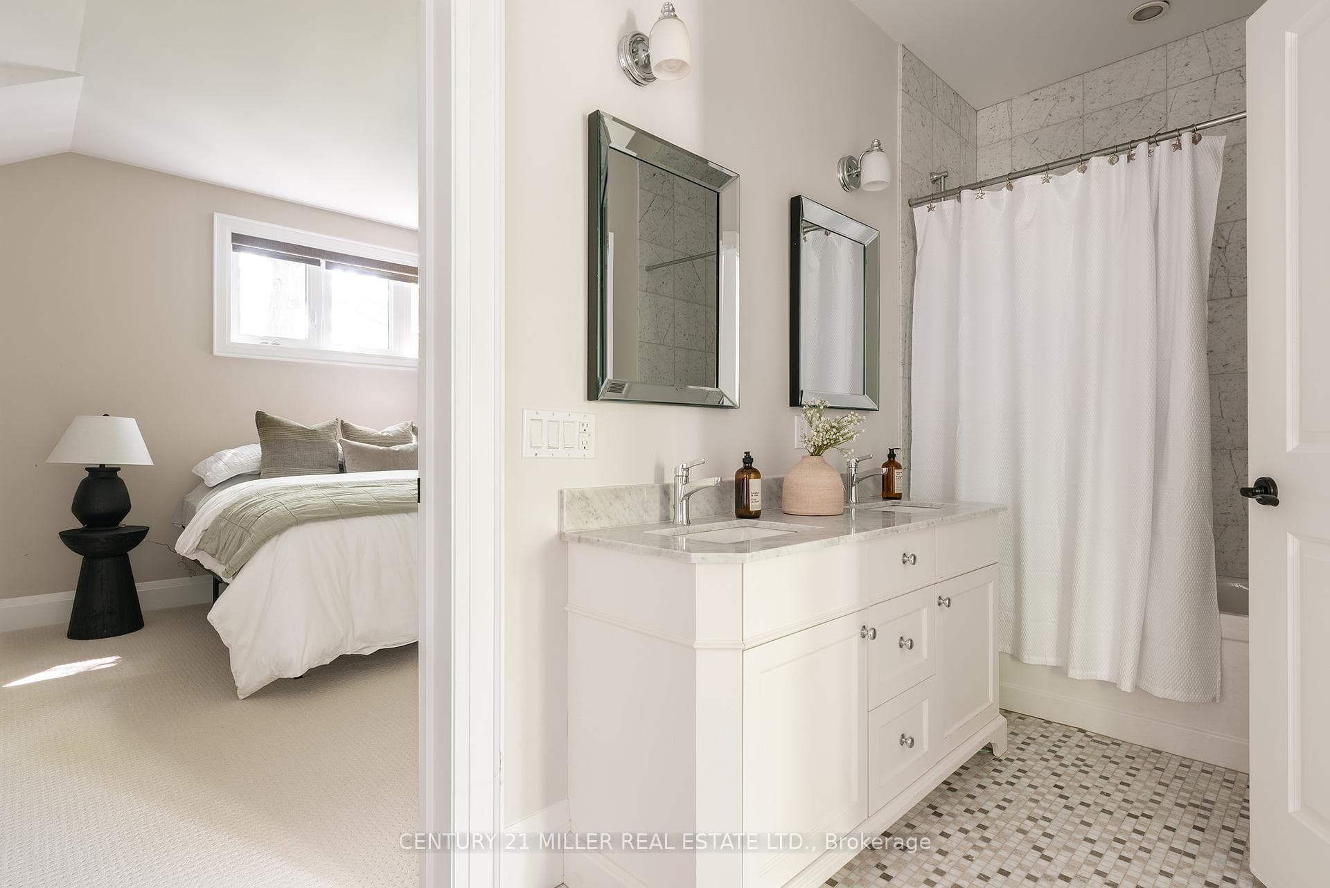376 Wedgewood Drive photo 30