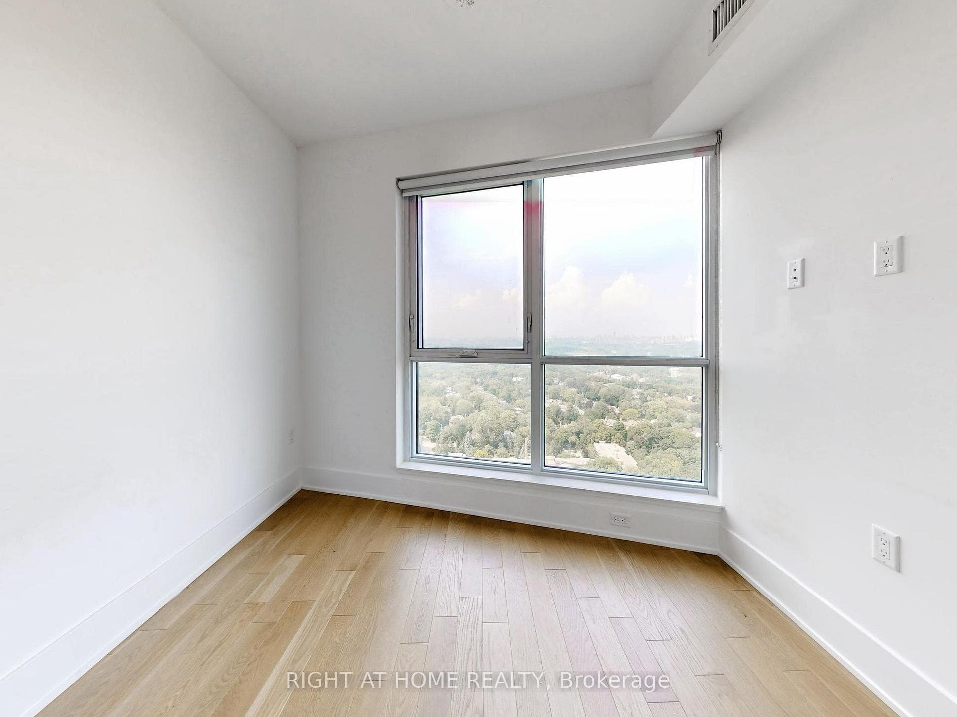 585 Bloor Street Unit 3115 photo 14