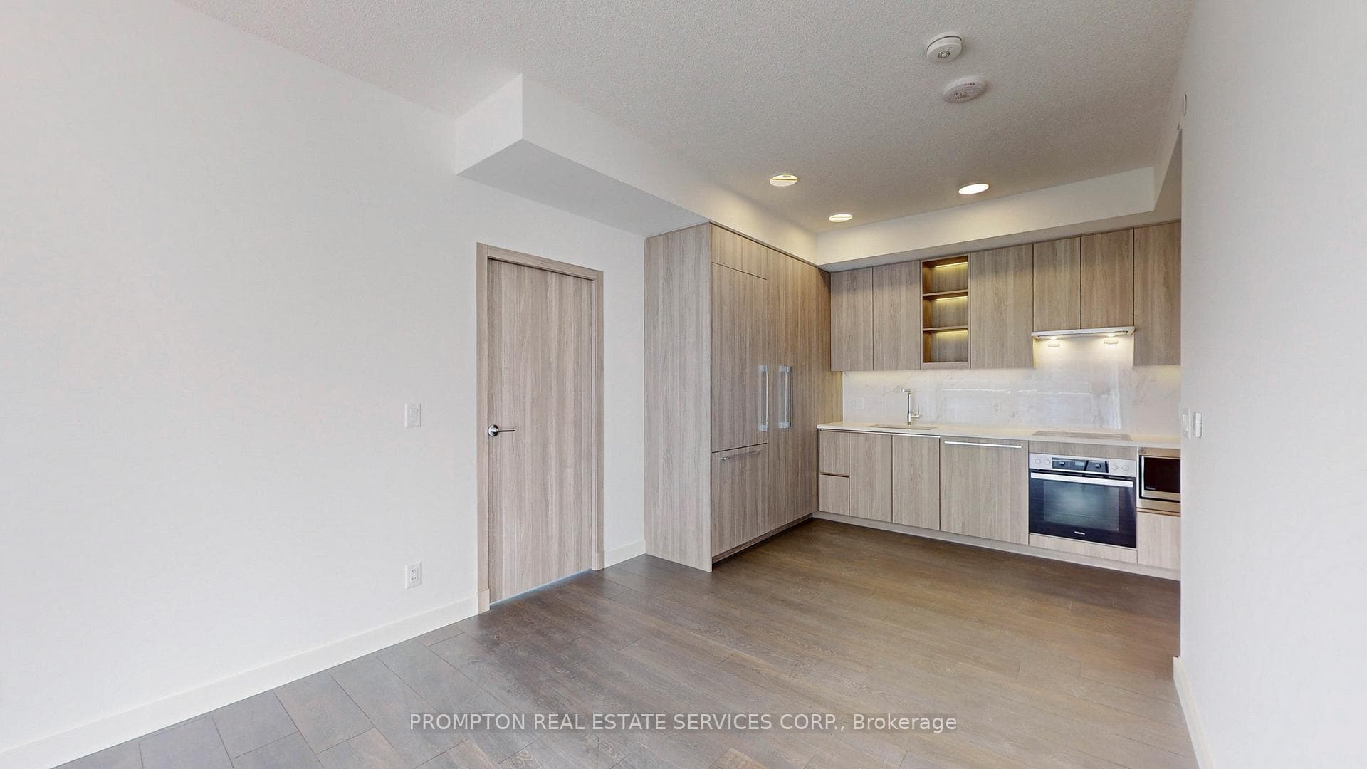 27 McMahon Drive Unit 2102 photo 7