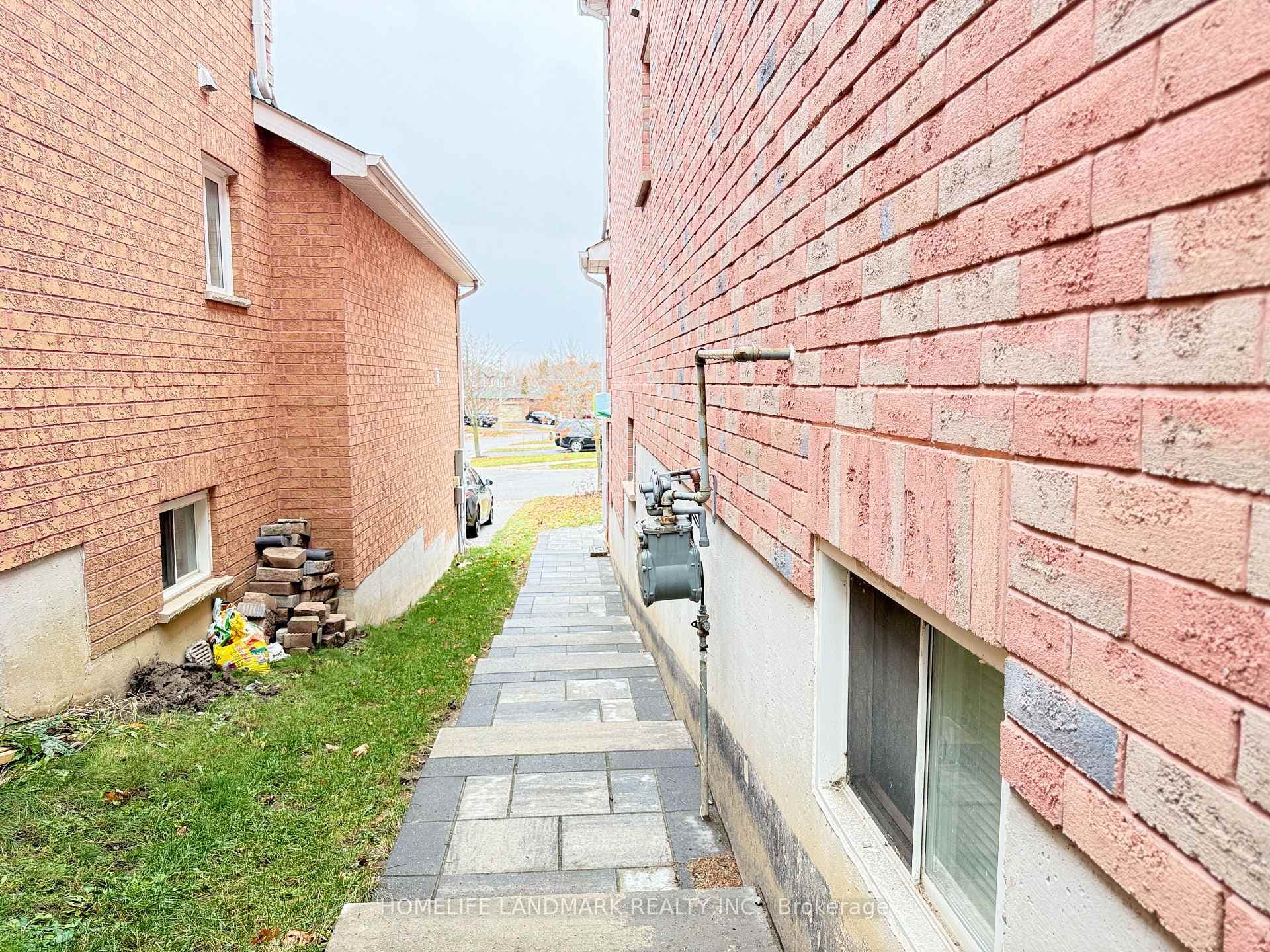 115 Chalmers Drive photo 37