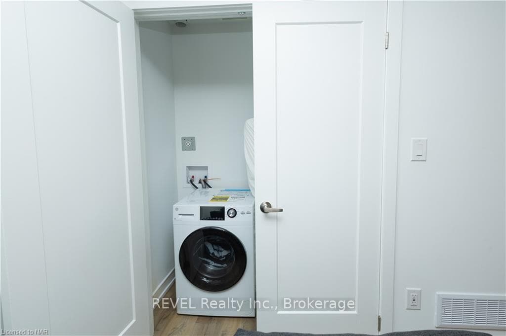 4263 FOURTH AVE Avenue Unit 211 photo 11