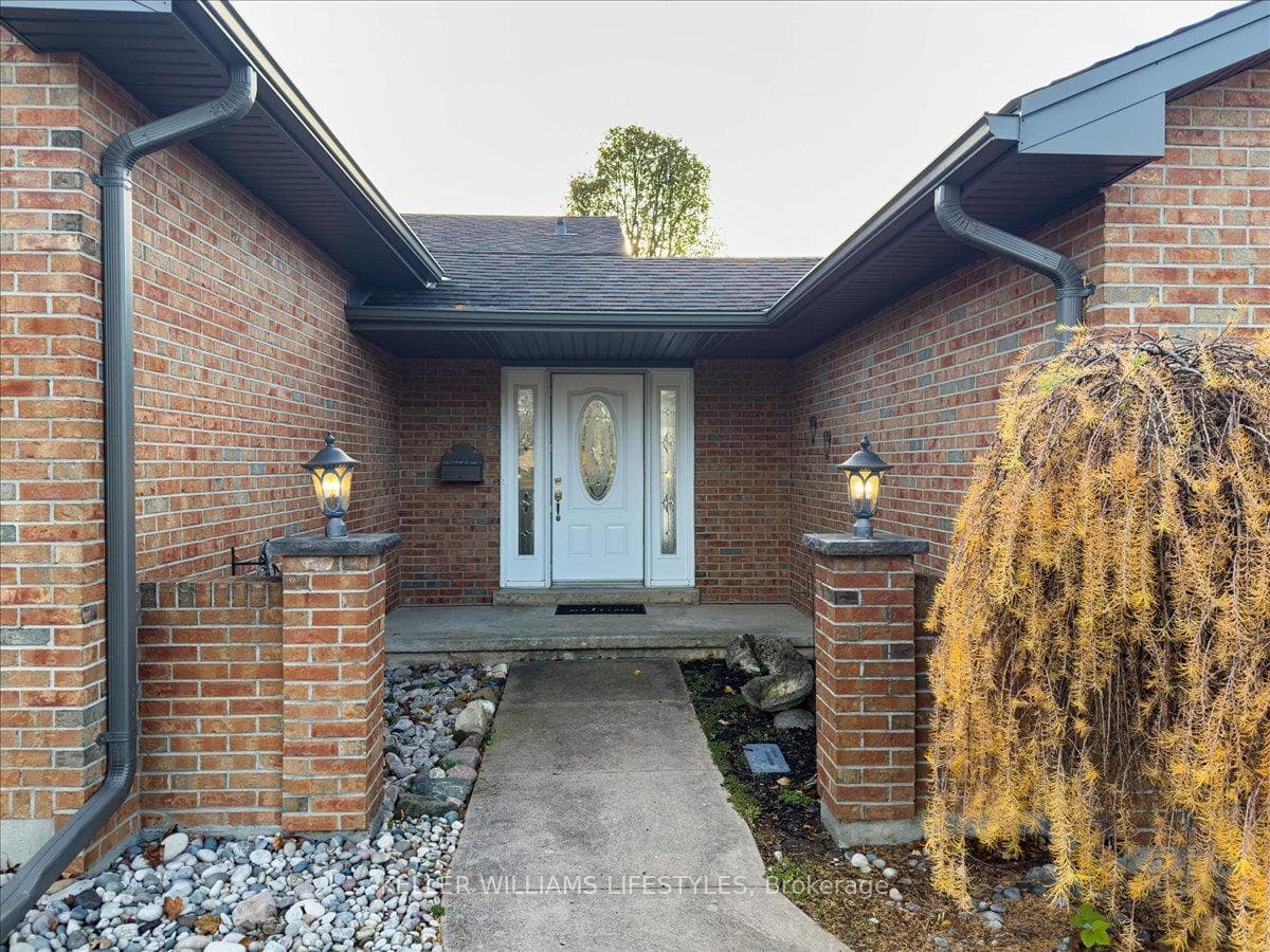 312 Oak Avenue photo 3