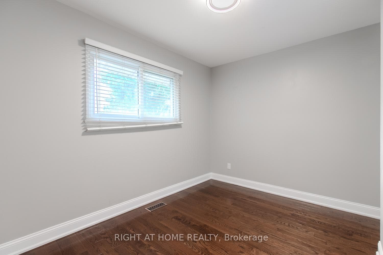 12 Murellen Crescent photo 25