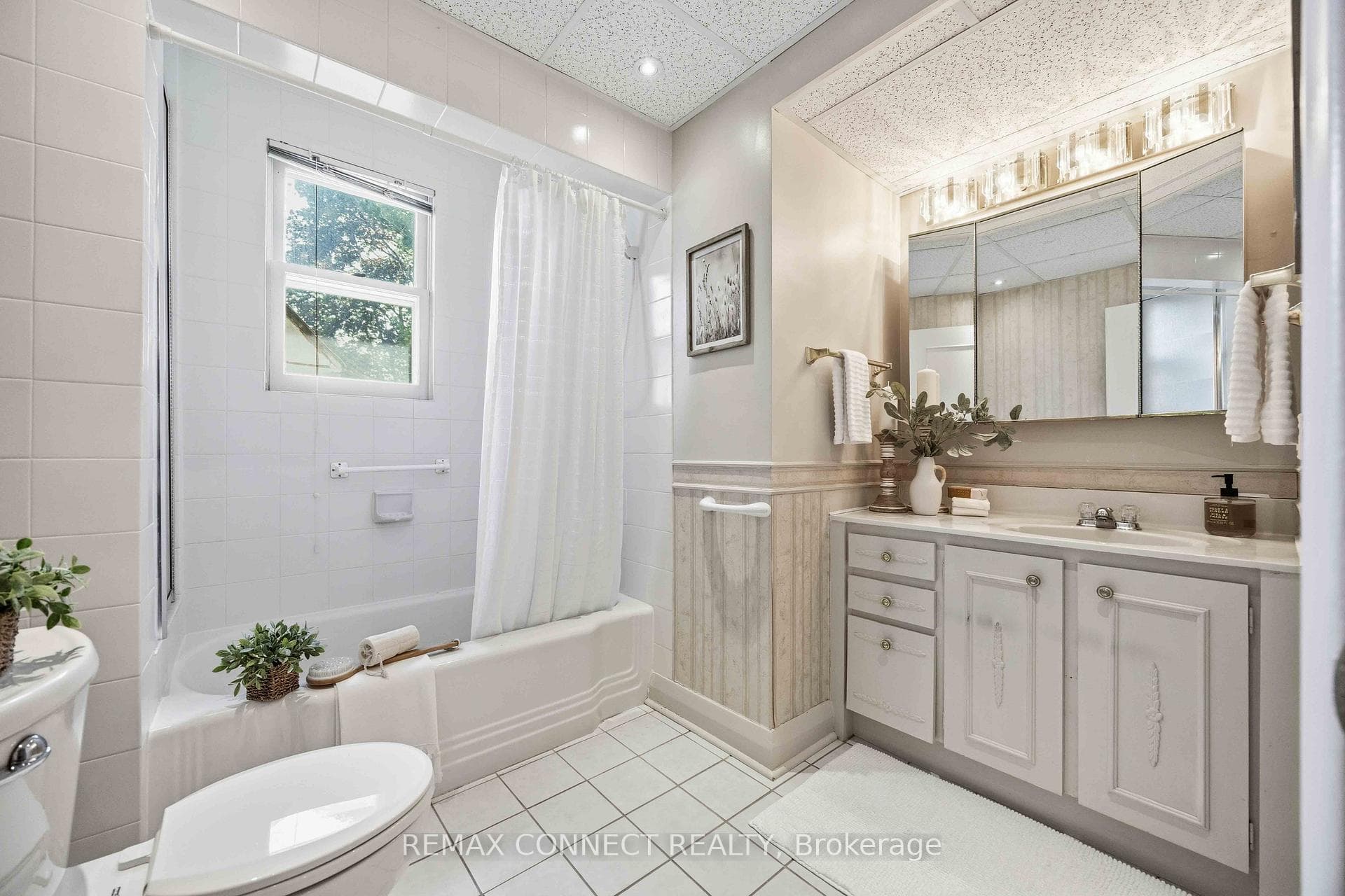 107 Fairglen Avenue photo 17