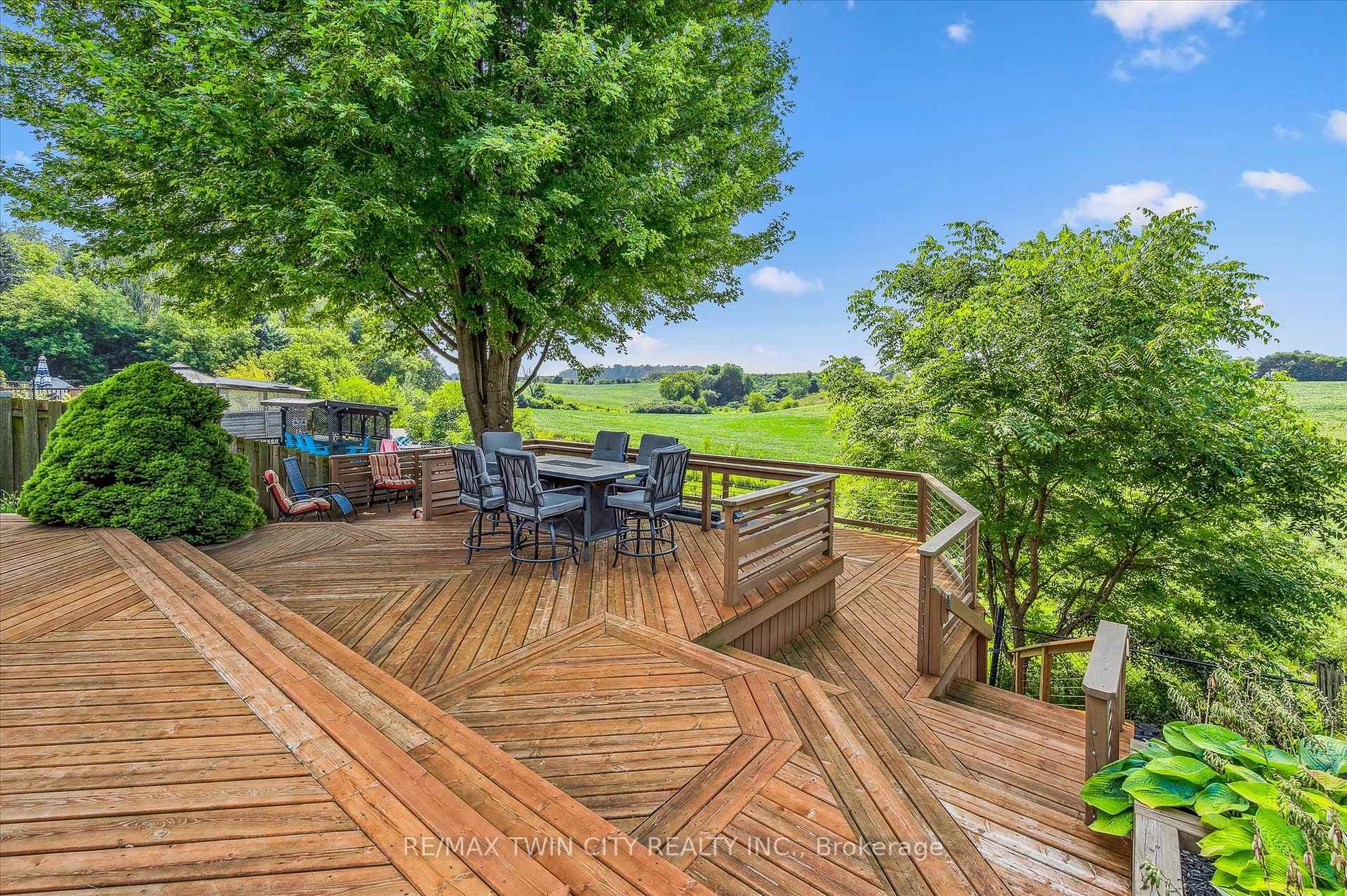 114 Delavan Drive photo 46