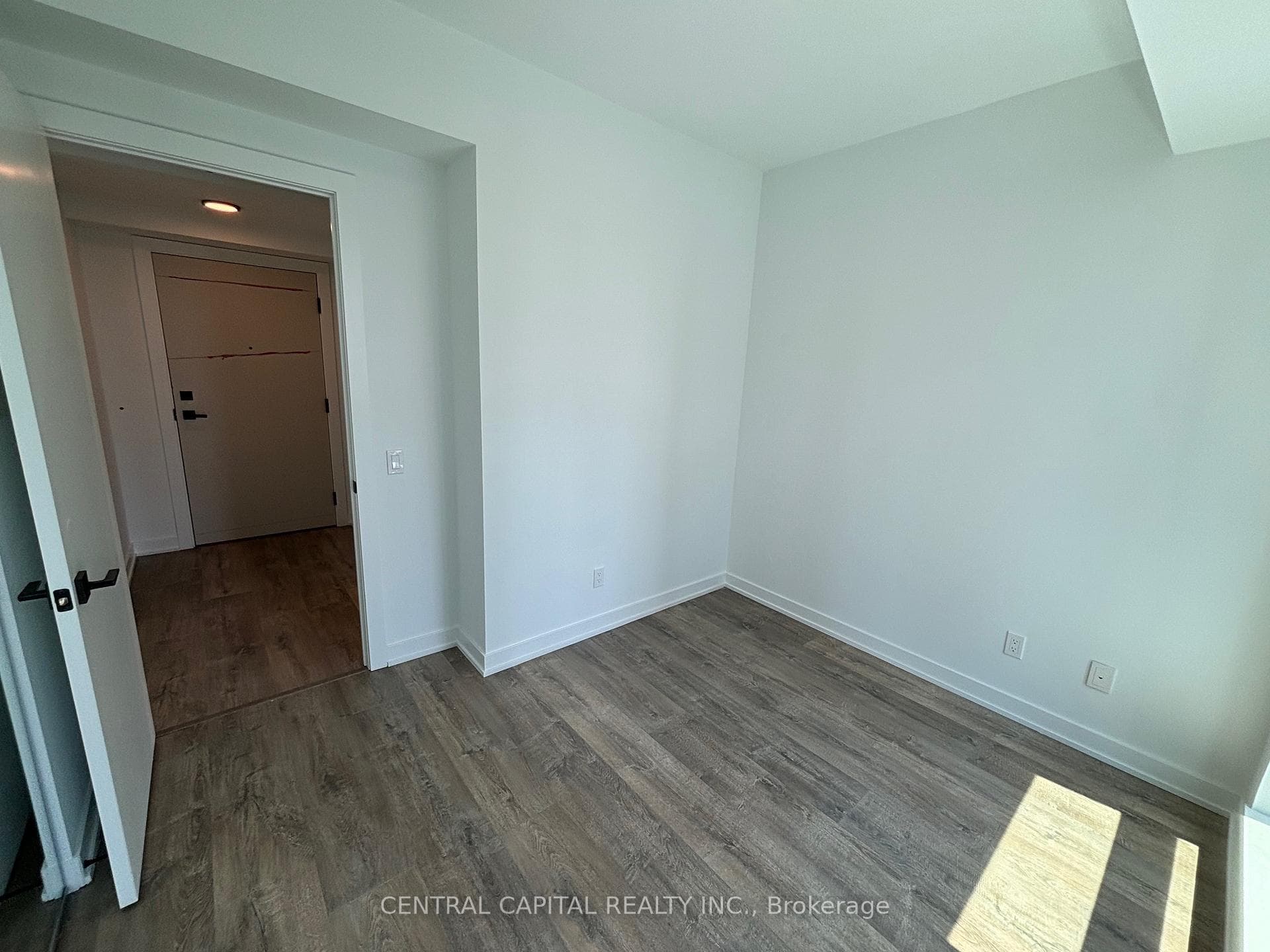 327 King Street Unit 3003 photo 6