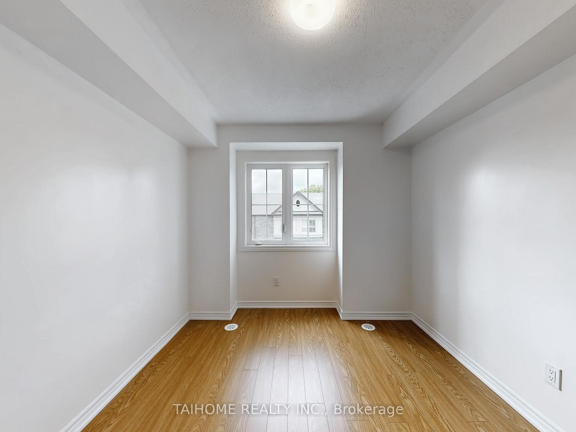 8 Eaton Park Lane Unit 3 photo 30