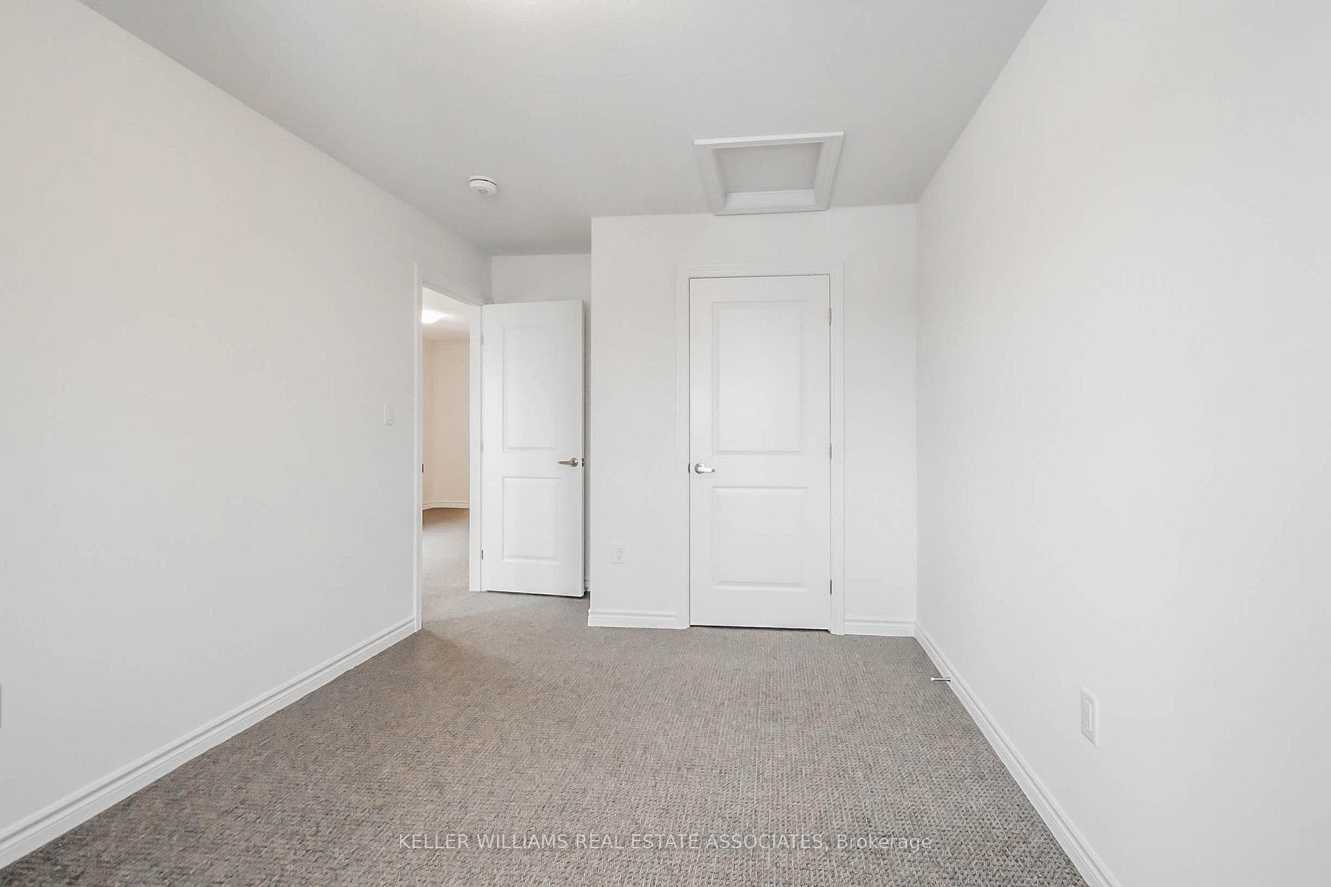 3981 Crown Street photo 17