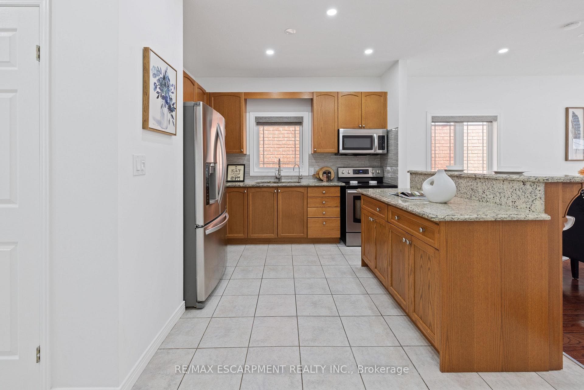 39 McKibbon Avenue photo 10