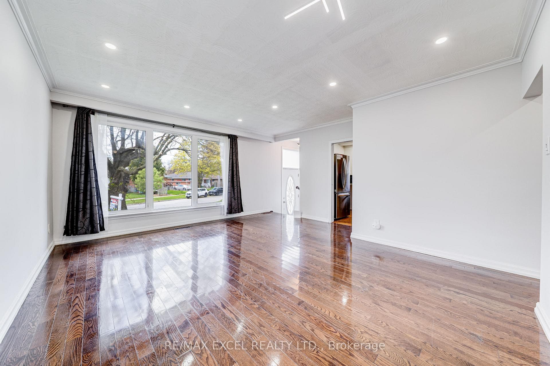 51 Tordale Crescent photo 17