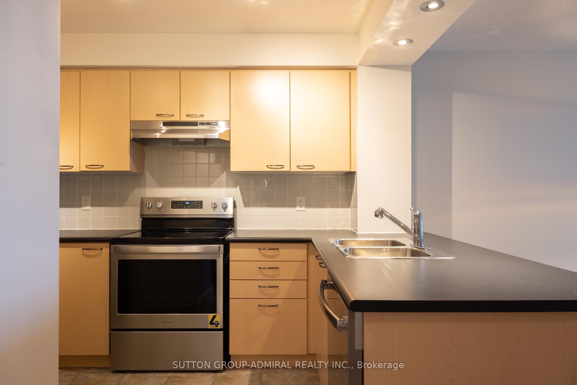 62 Suncrest Boulevard Unit 508 photo 4