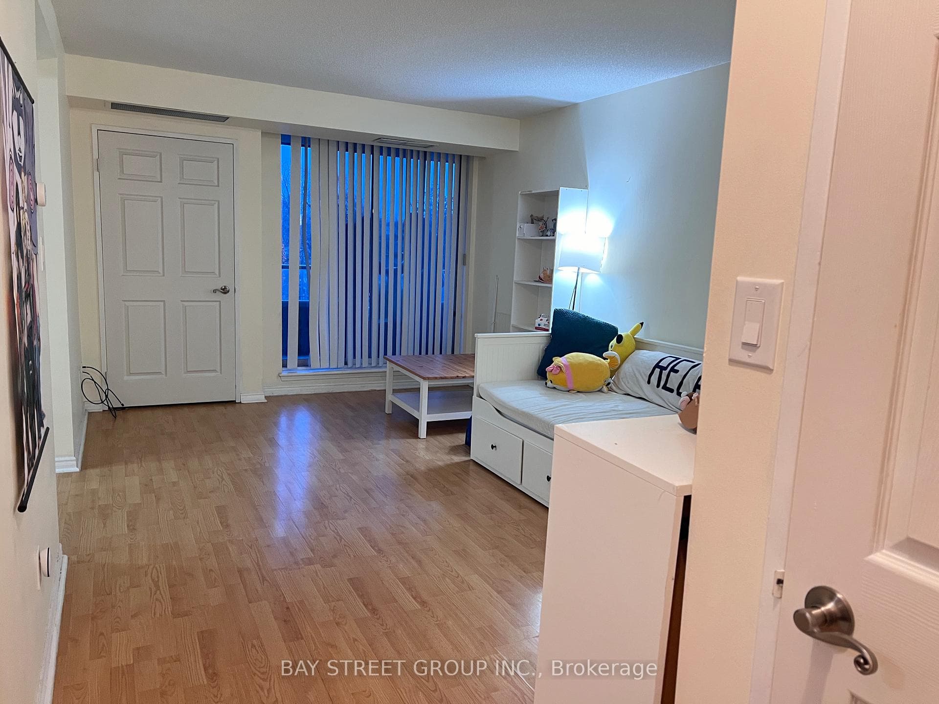 35 Empress Avenue Unit 303 photo 3