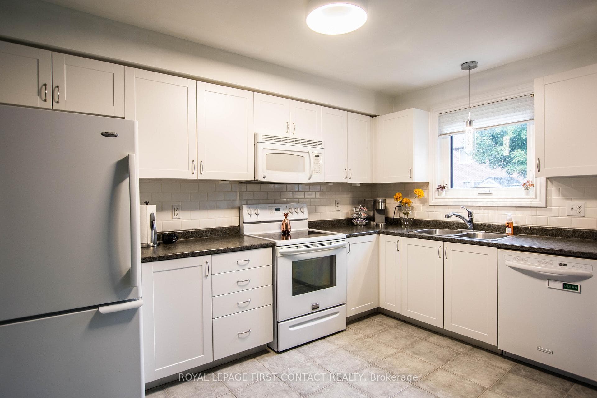 144 Sydenham Wells N/A photo 7