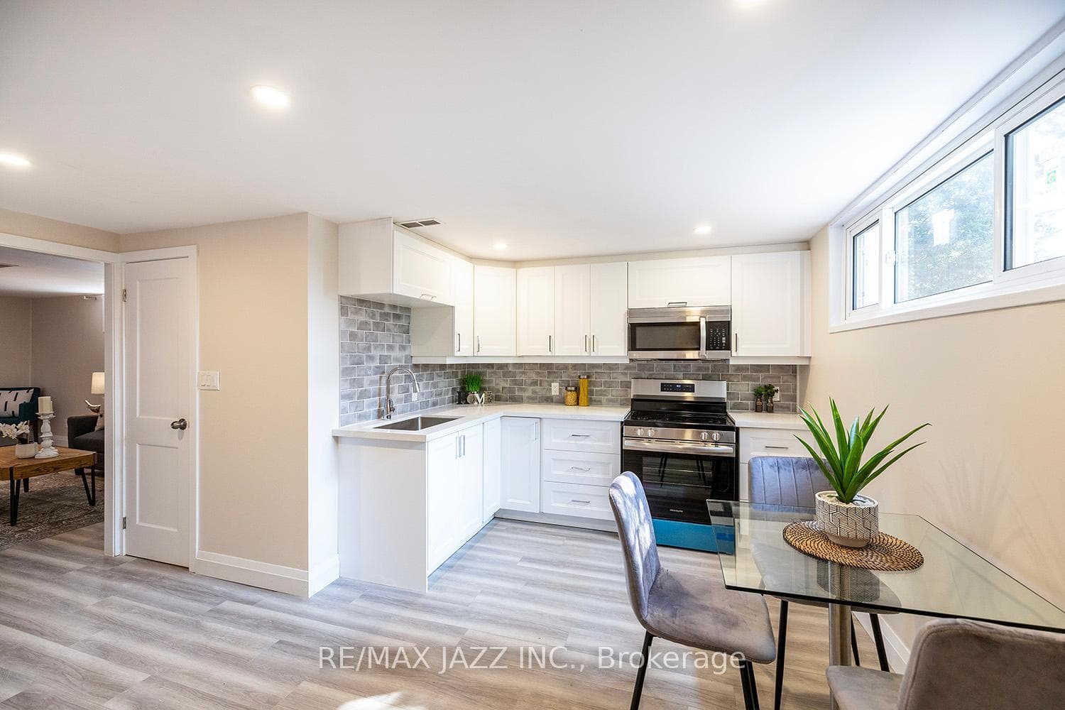 410 Elizabeth Street photo 29