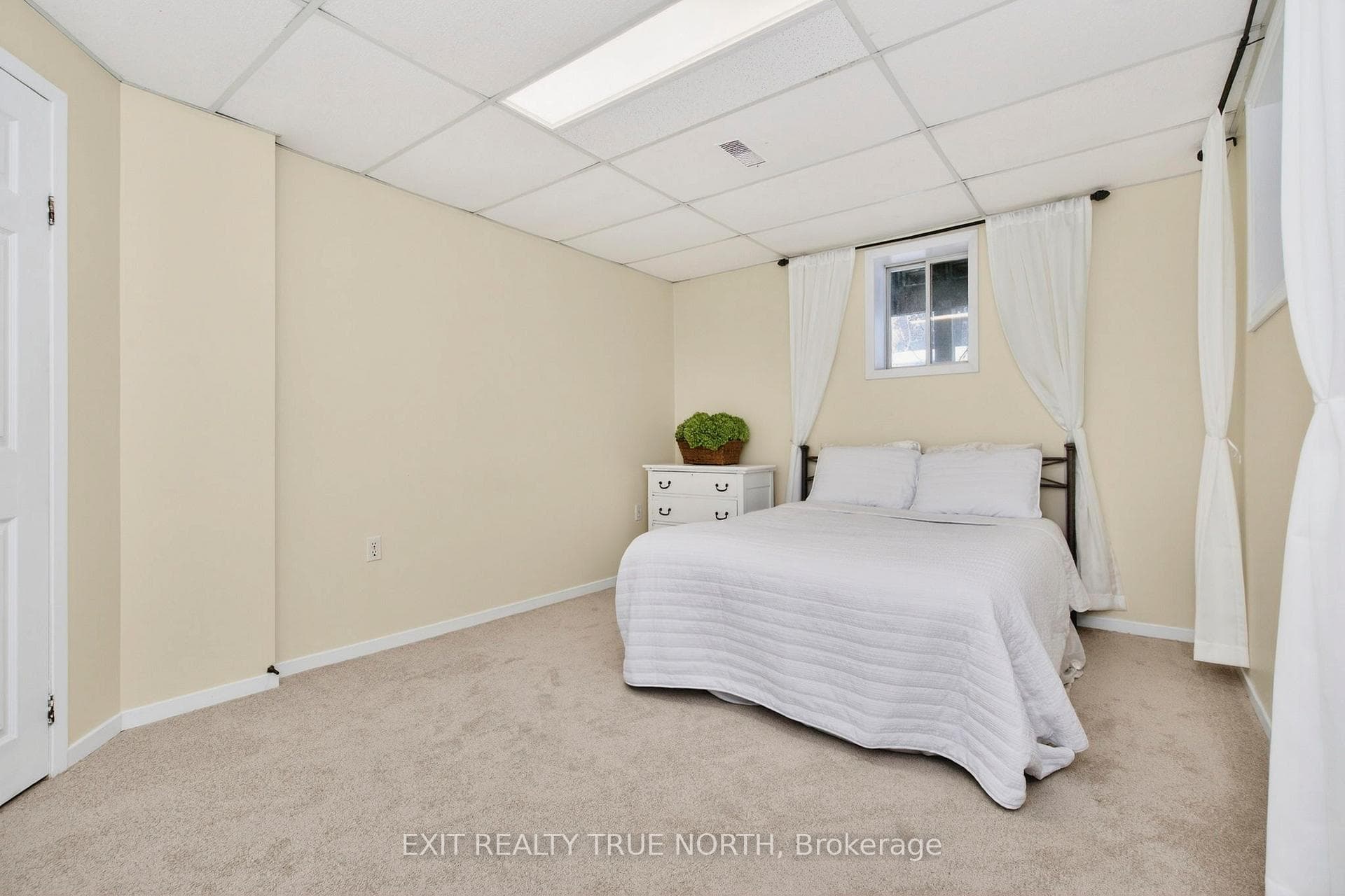 8 Robin Court photo 18