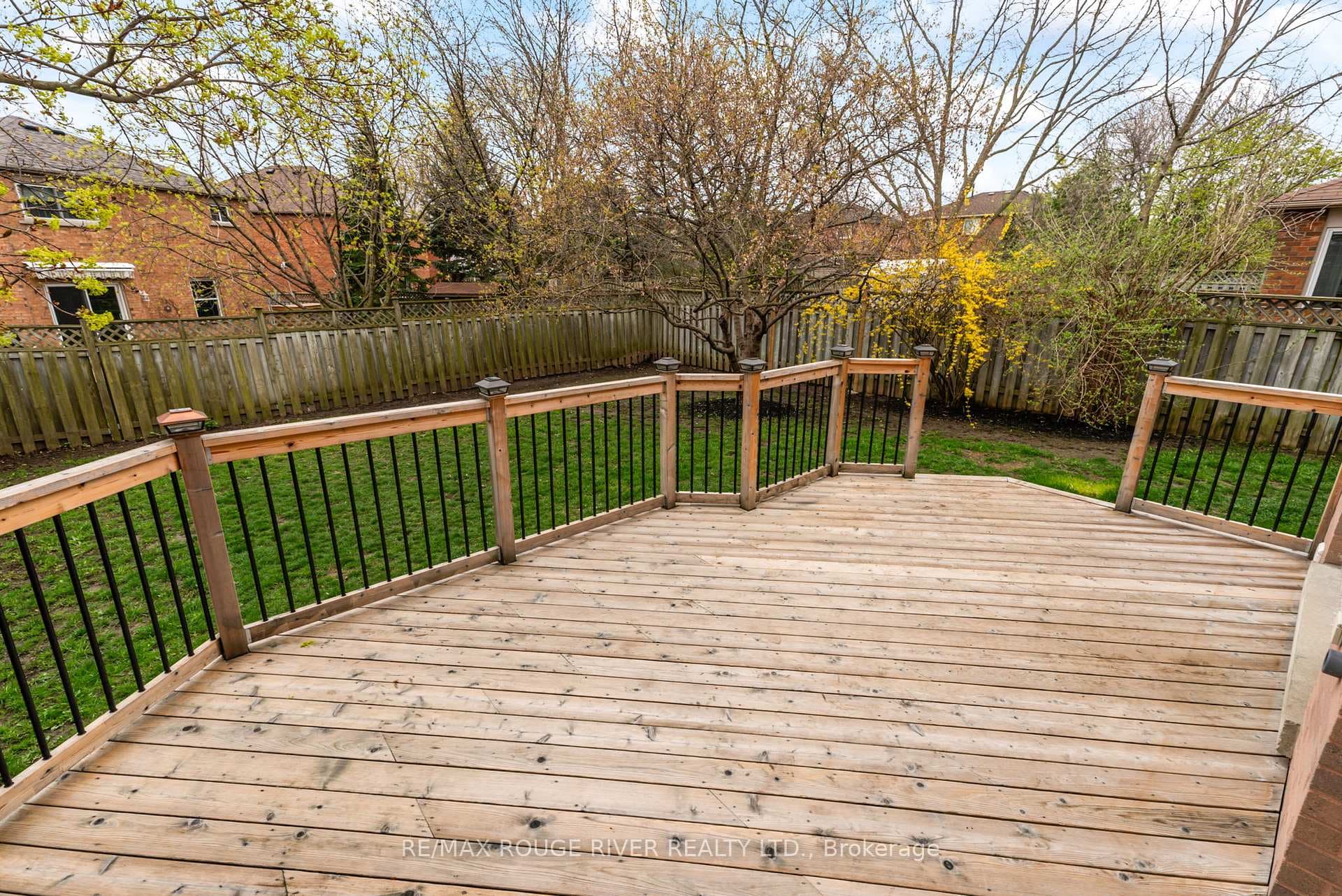 47 Willowbrook Drive photo 32