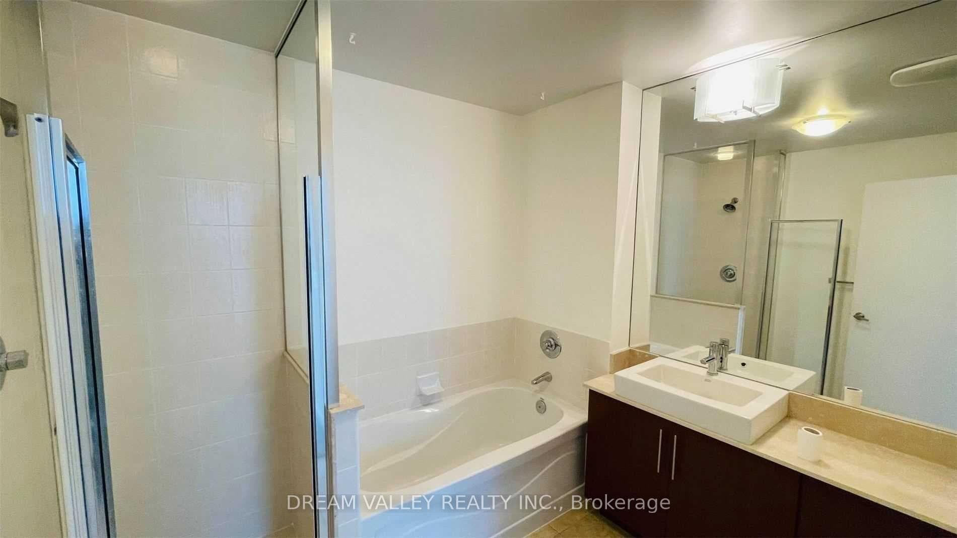 65 Bremner Boulevard Unit 3908 photo 15