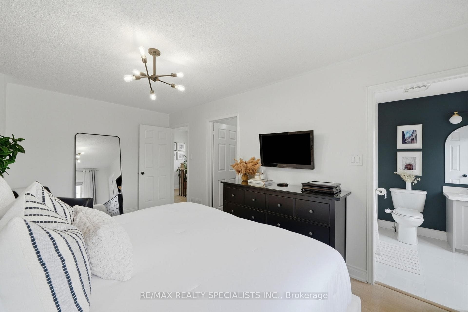 65 Ironhorse Crescent photo 15