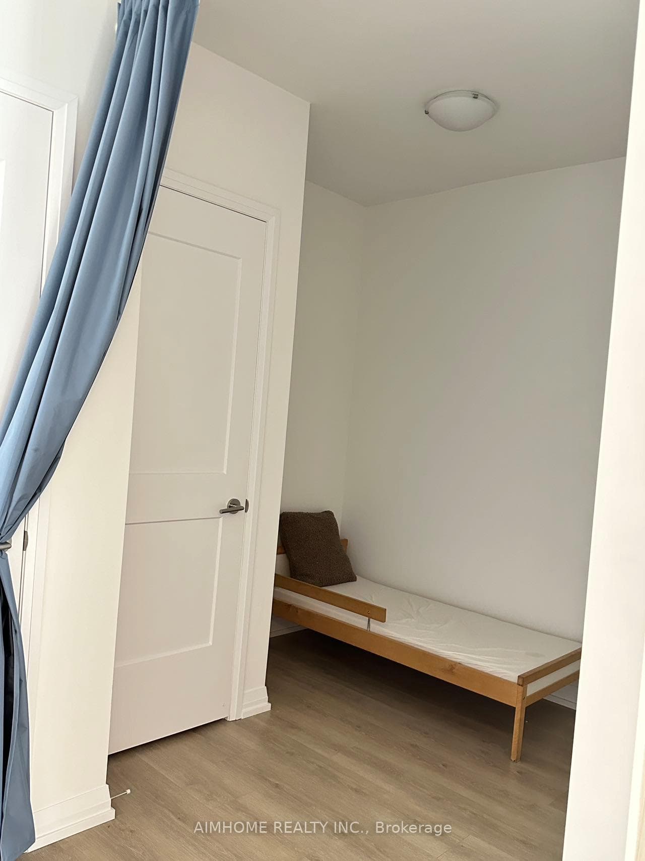 50 Dunfield Avenue Unit 1516 photo 8