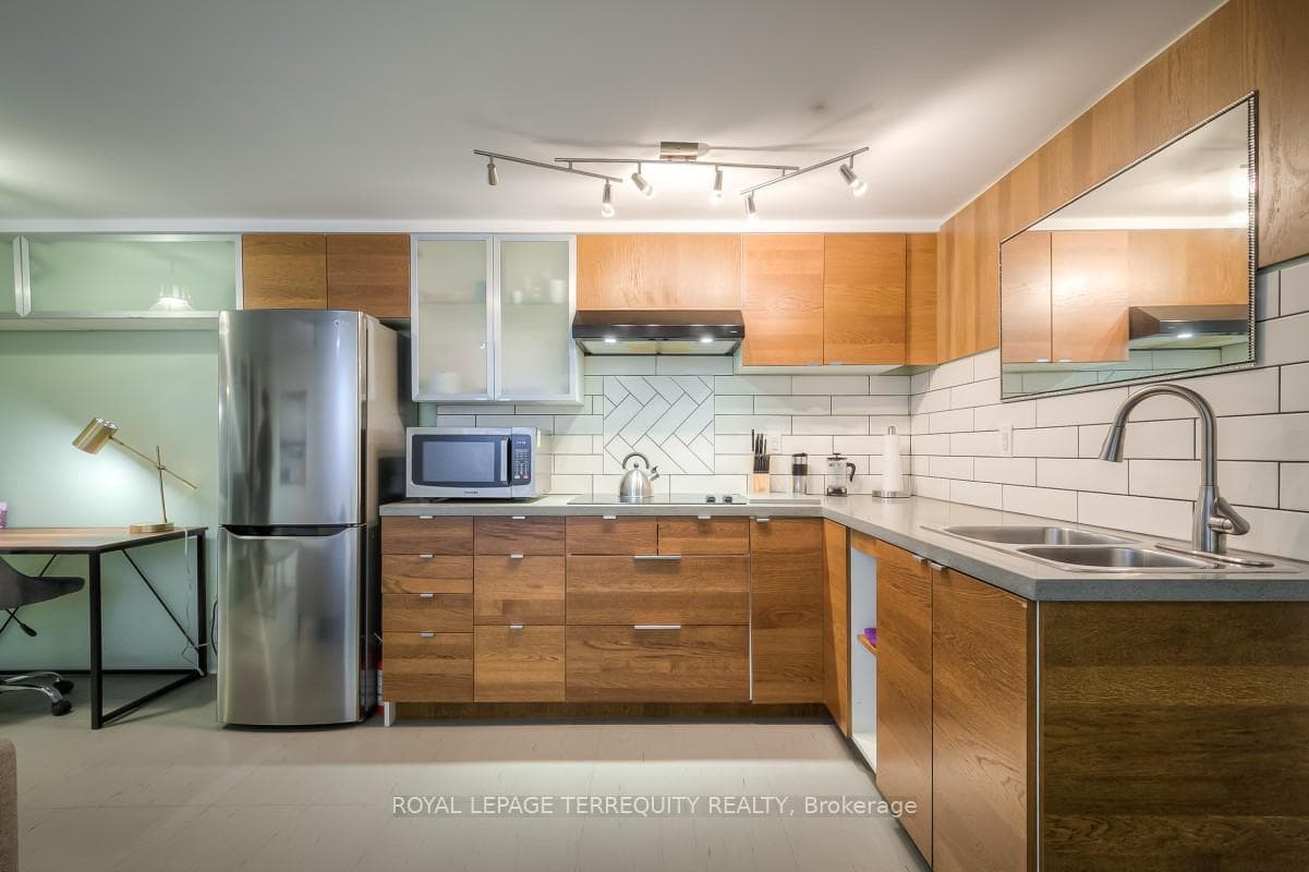 26A Scarlett Road Unit BSMT photo 9