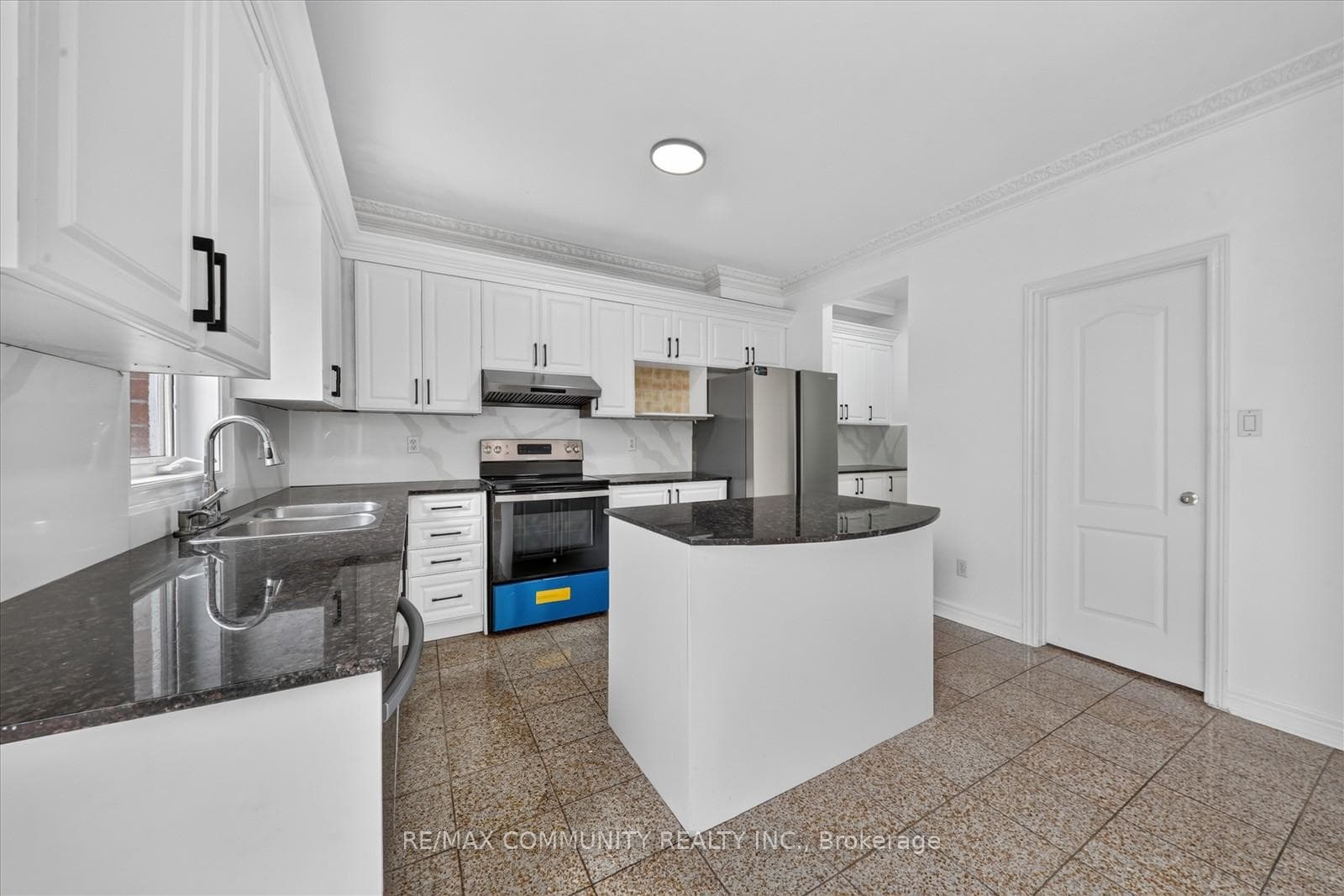 29 River Forest Street photo 14