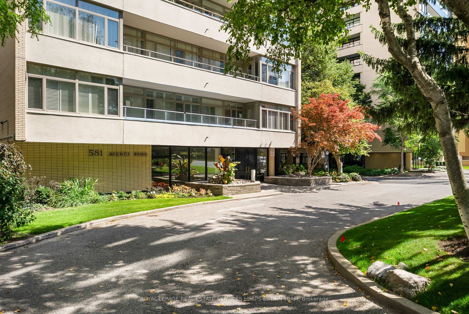 581 Avenue Road Unit 204 photo 19