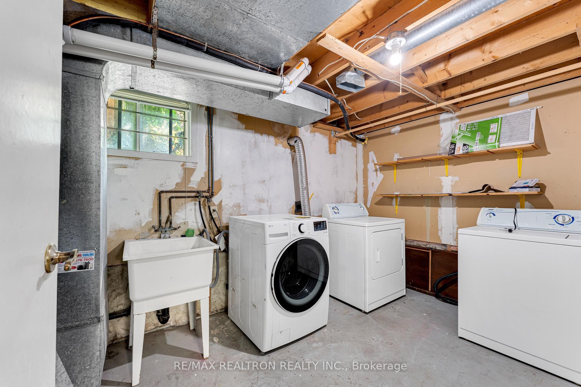 709 Ridley Drive photo 33
