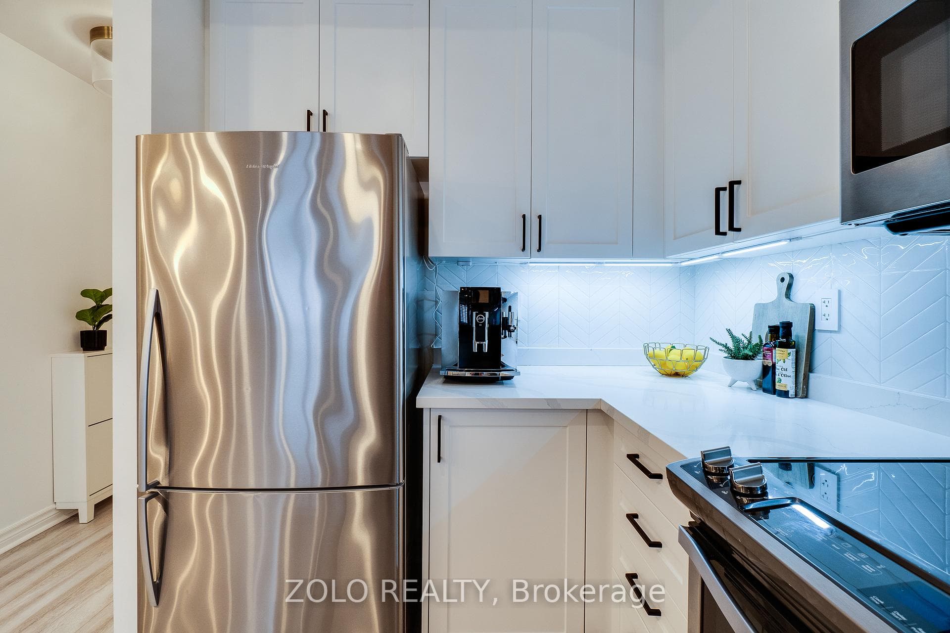 2420 Baronwood Drive Unit 8-02 photo 21