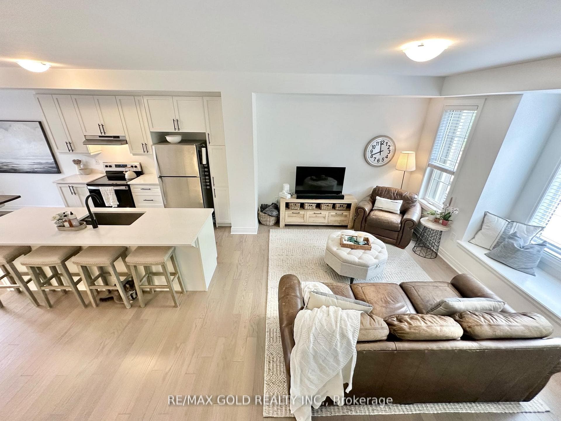 4076 Kadic Terrace photo 3