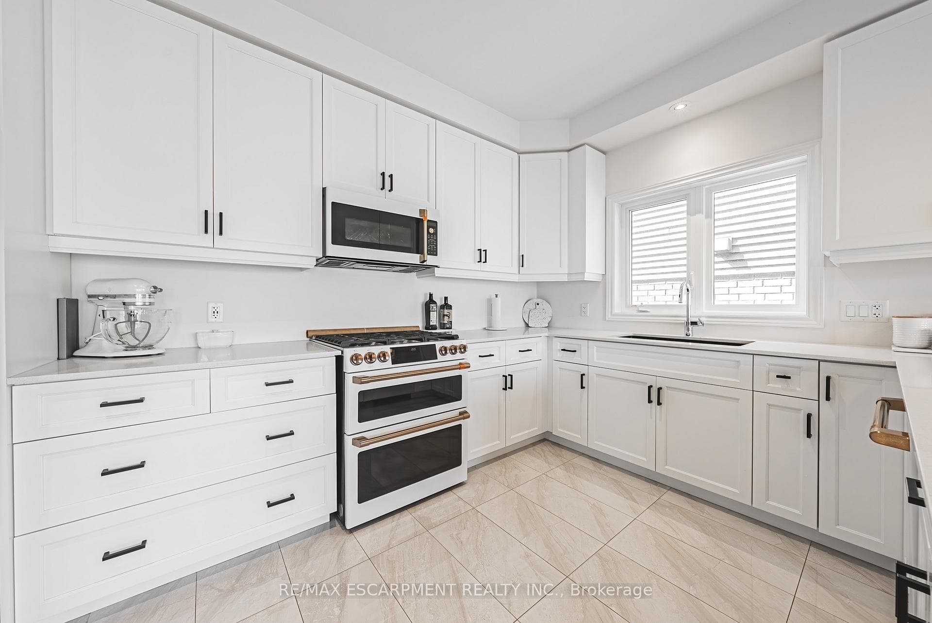 5117 Rose Avenue photo 11