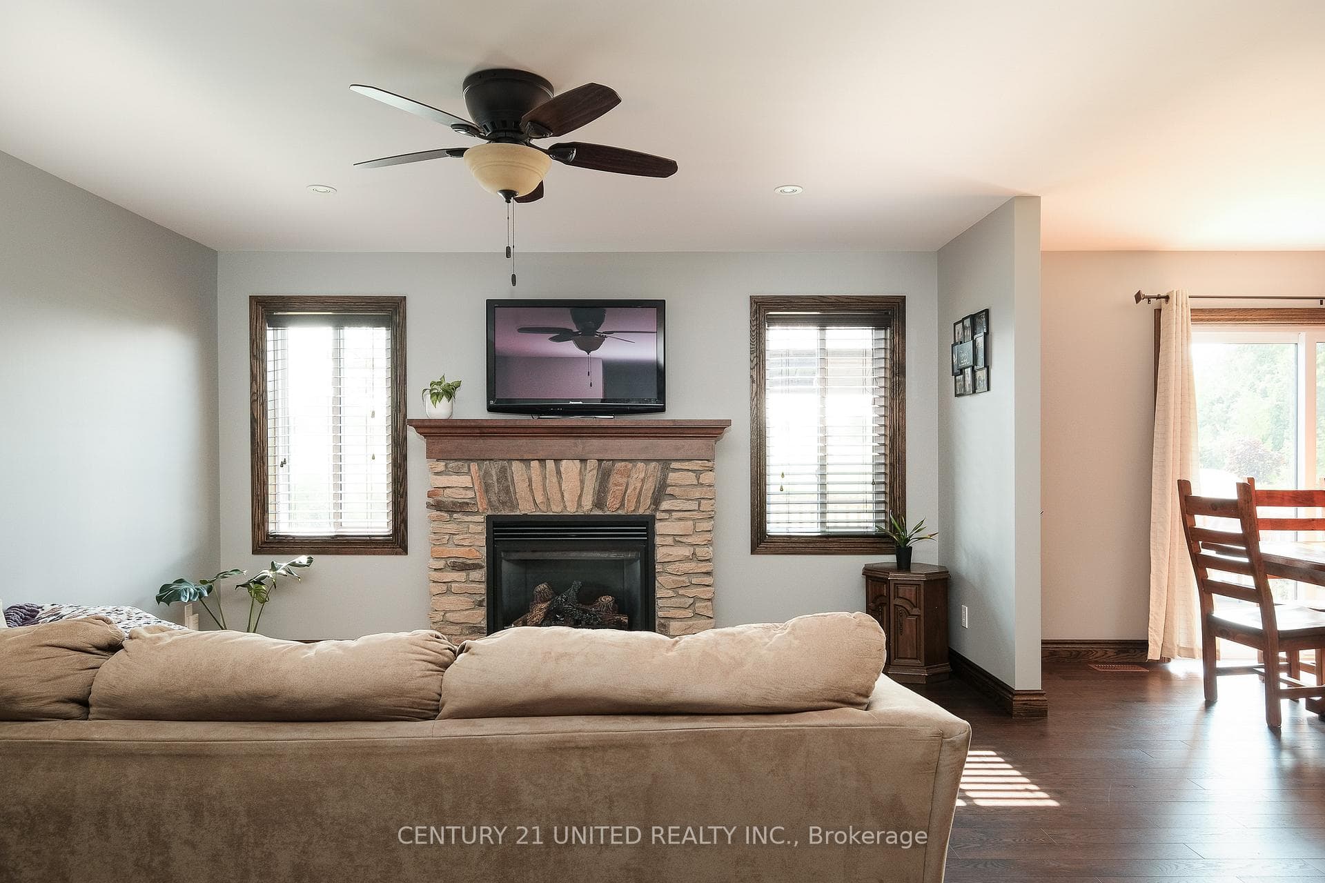 1188 Connaught Drive photo 11