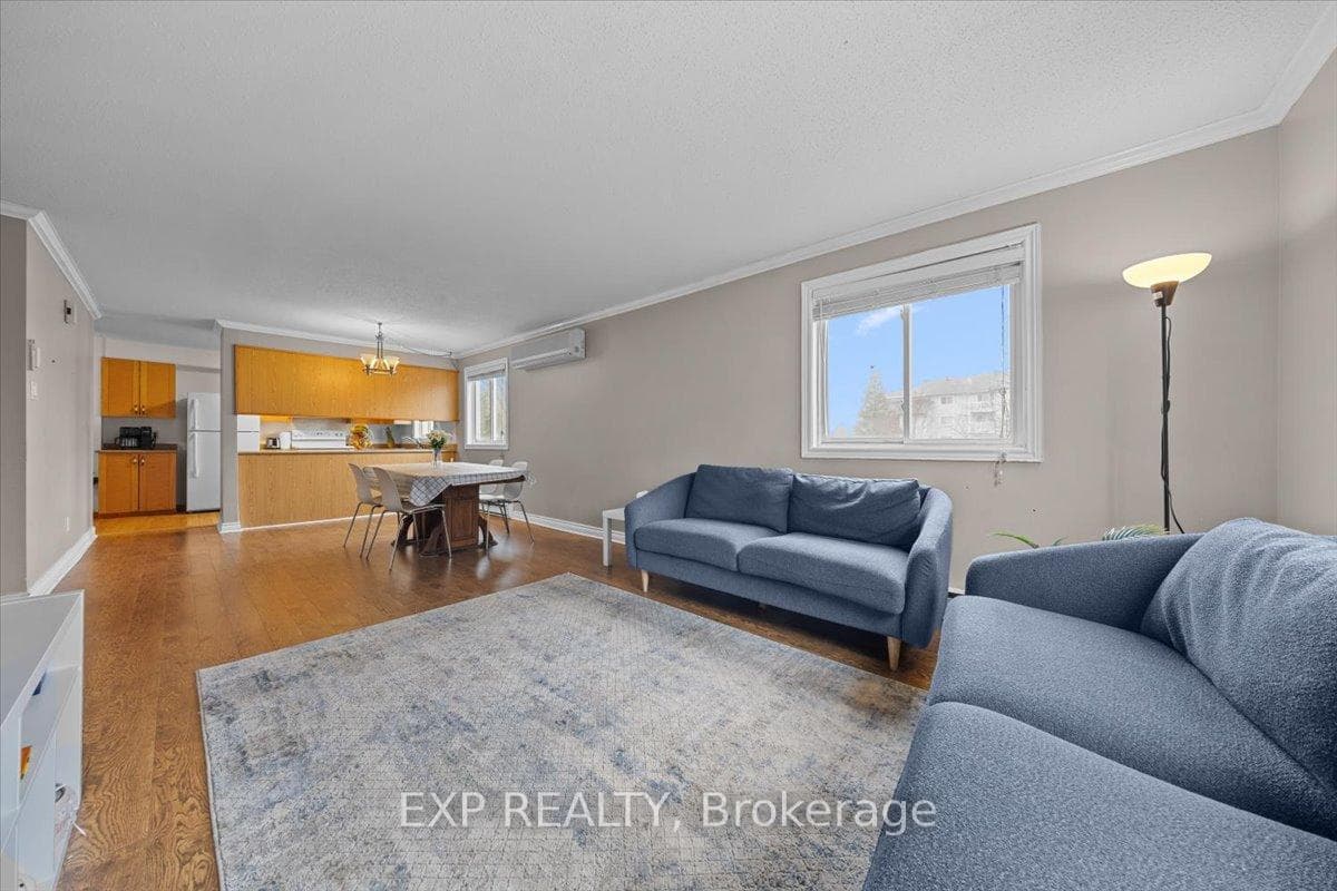 140 Castlegreen Private photo 9