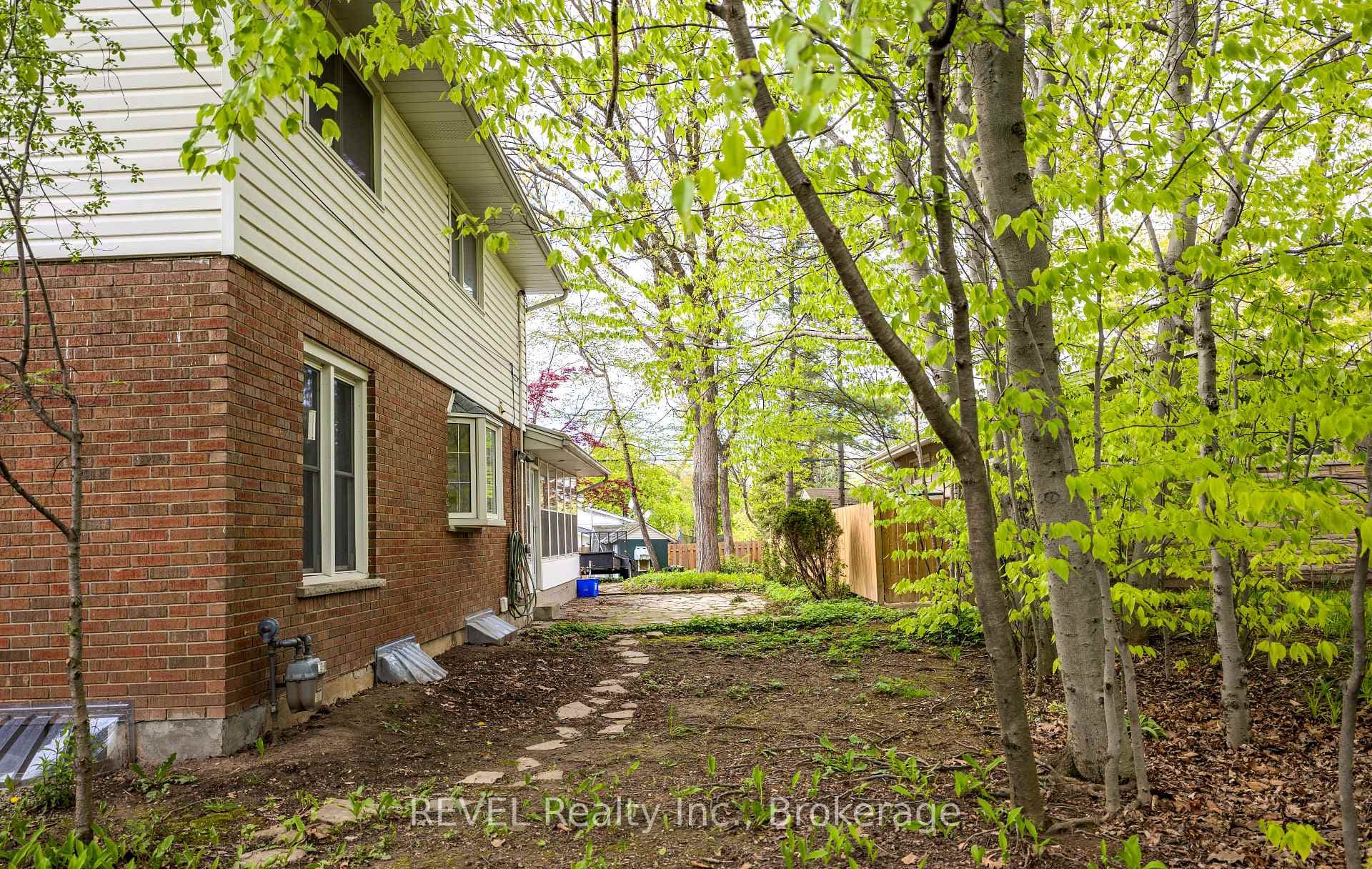 19 Woodington Crescent photo 30