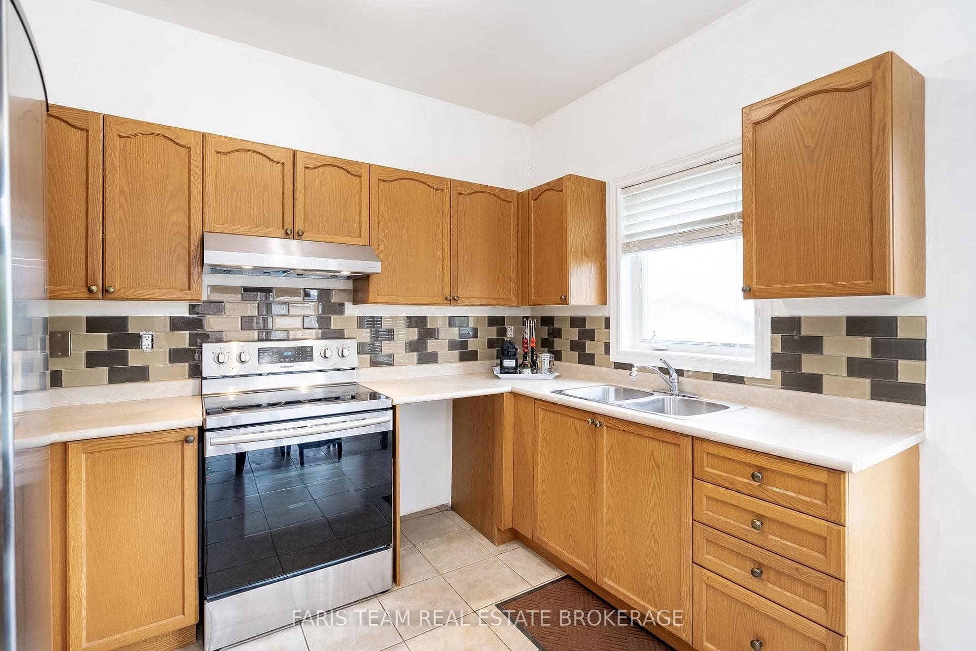 1244 Mary-Lou Street photo 5