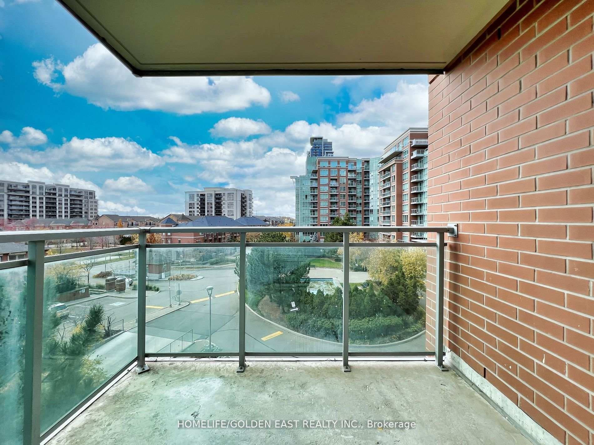 62 Suncrest Boulevard Unit 521 photo 3