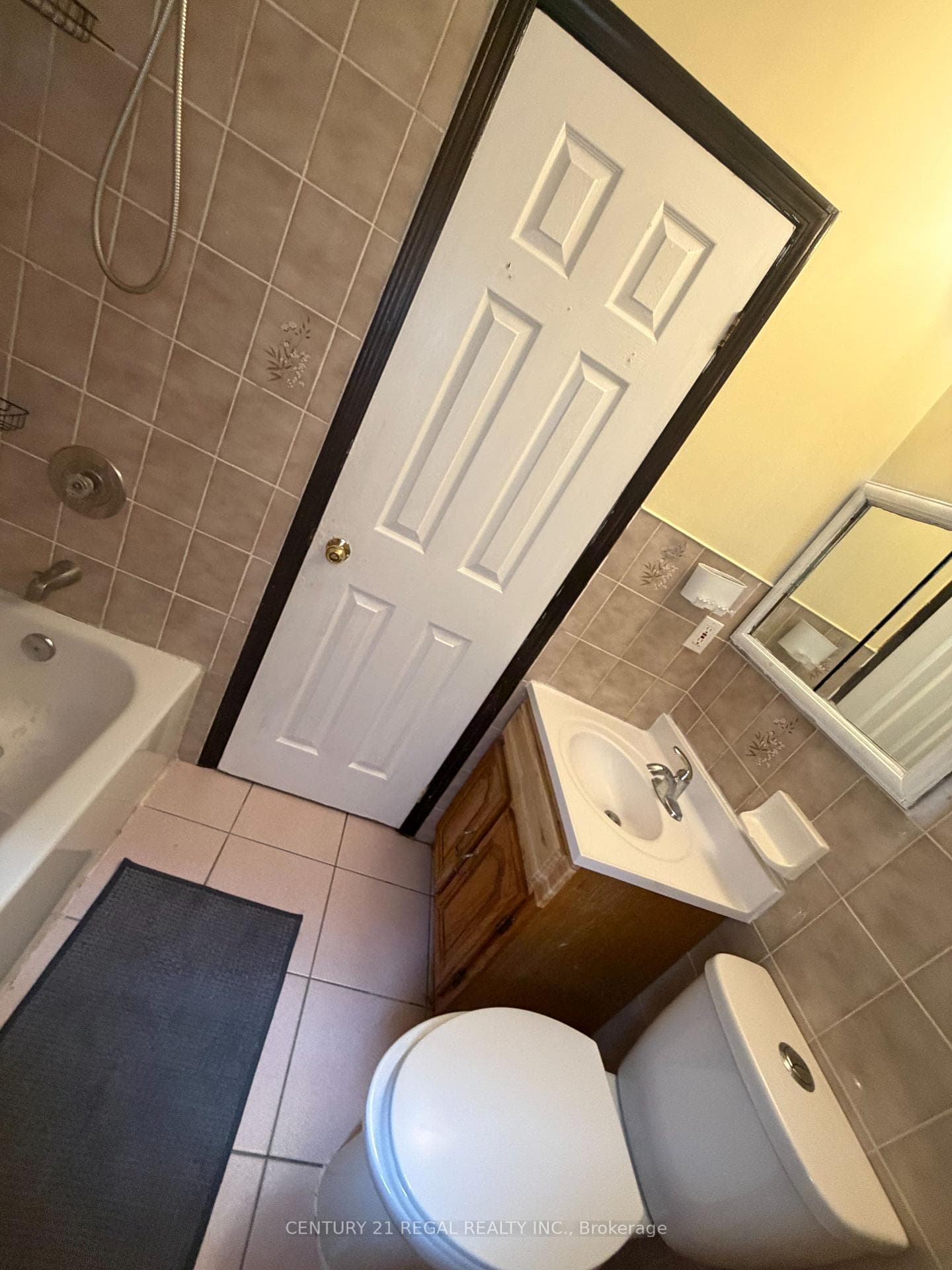 690 Jane Street photo 6