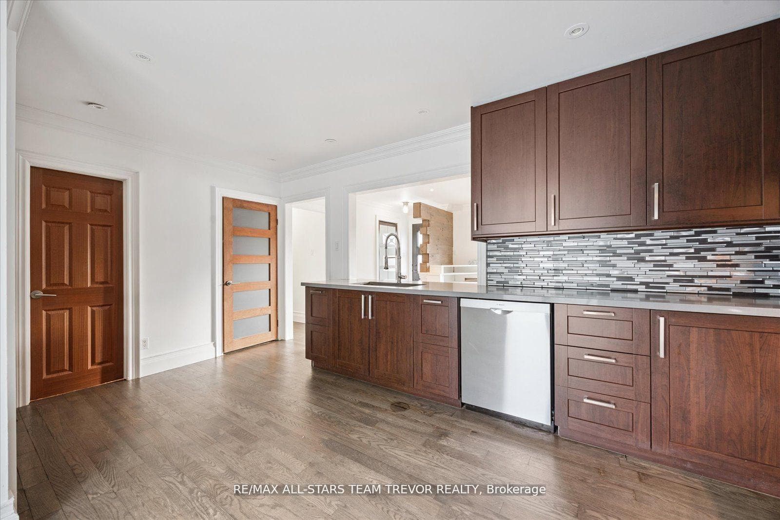 370 Adeline Drive photo 9