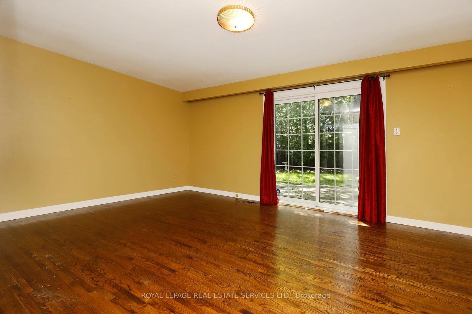 1492 Hillgrove Road photo 39