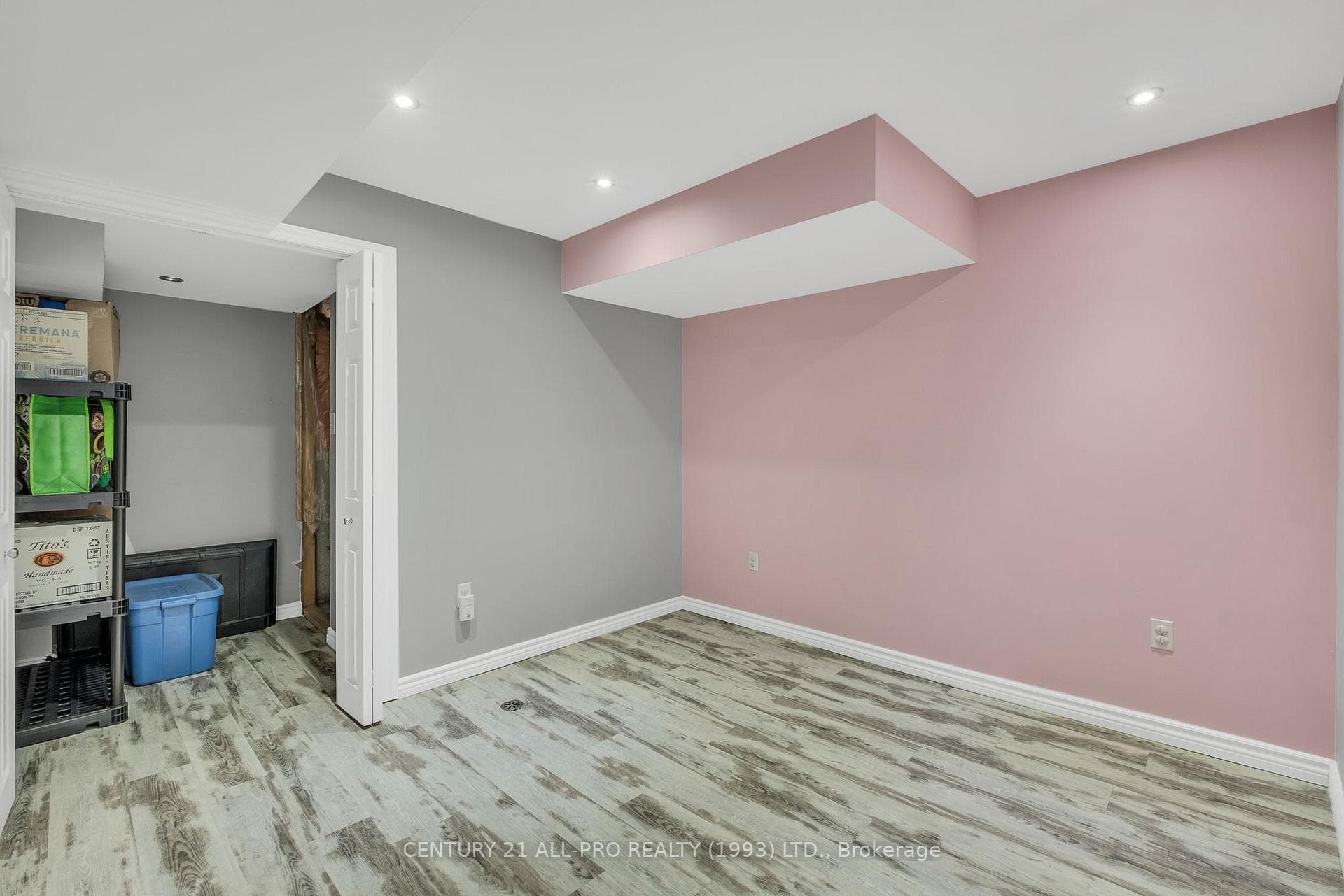 736 Daintry Crescent photo 19