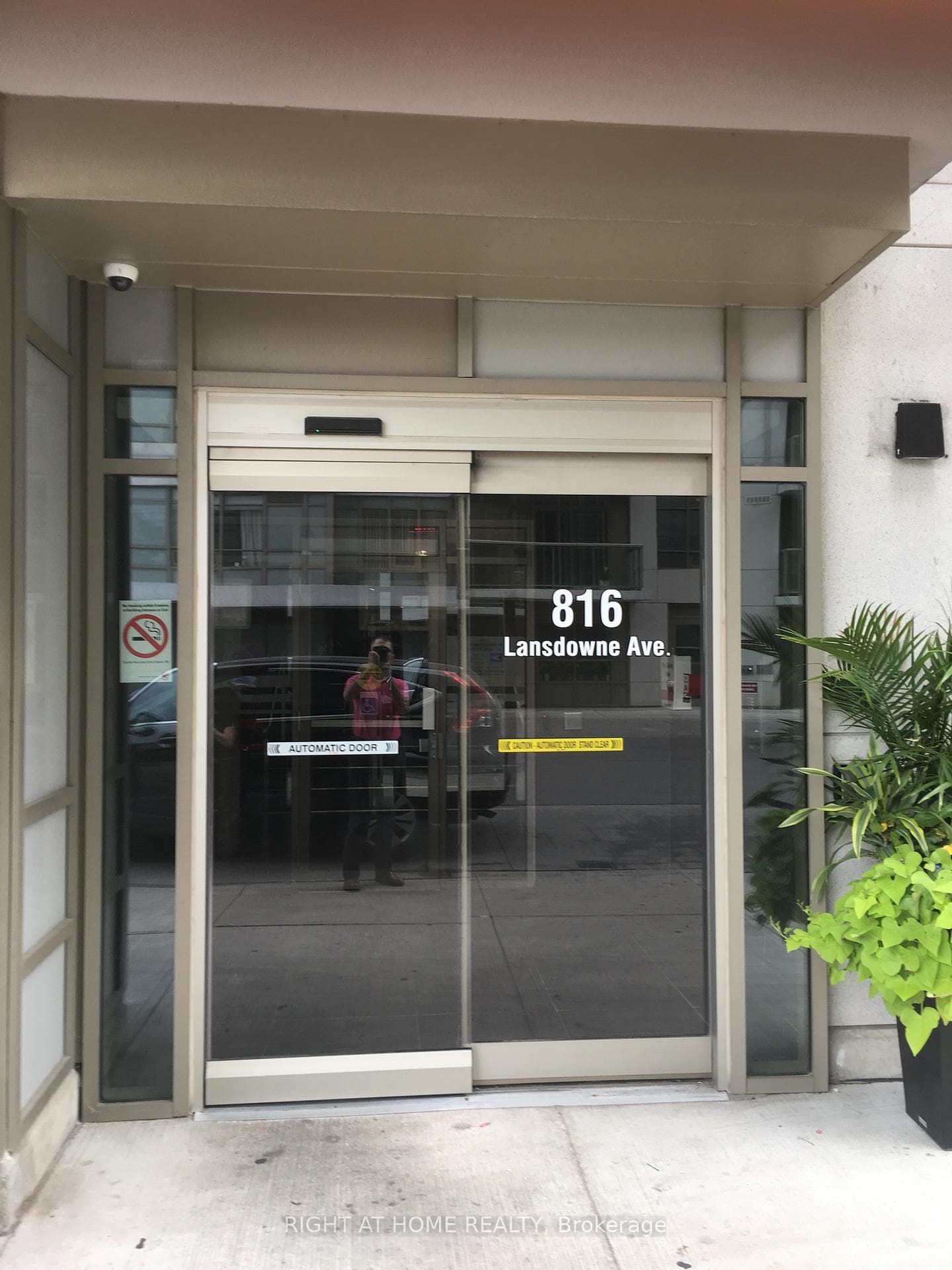 816 Lansdowne Avenue Unit 1307 photo 3
