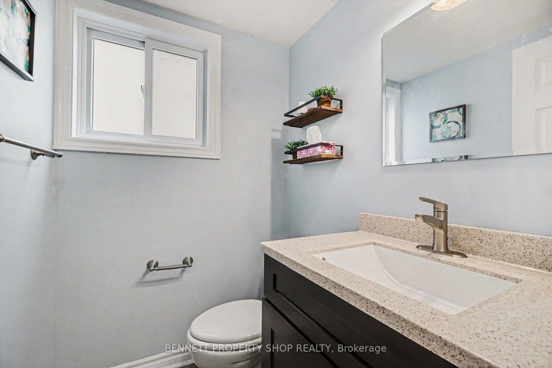 1879 Leclair Crescent photo 8