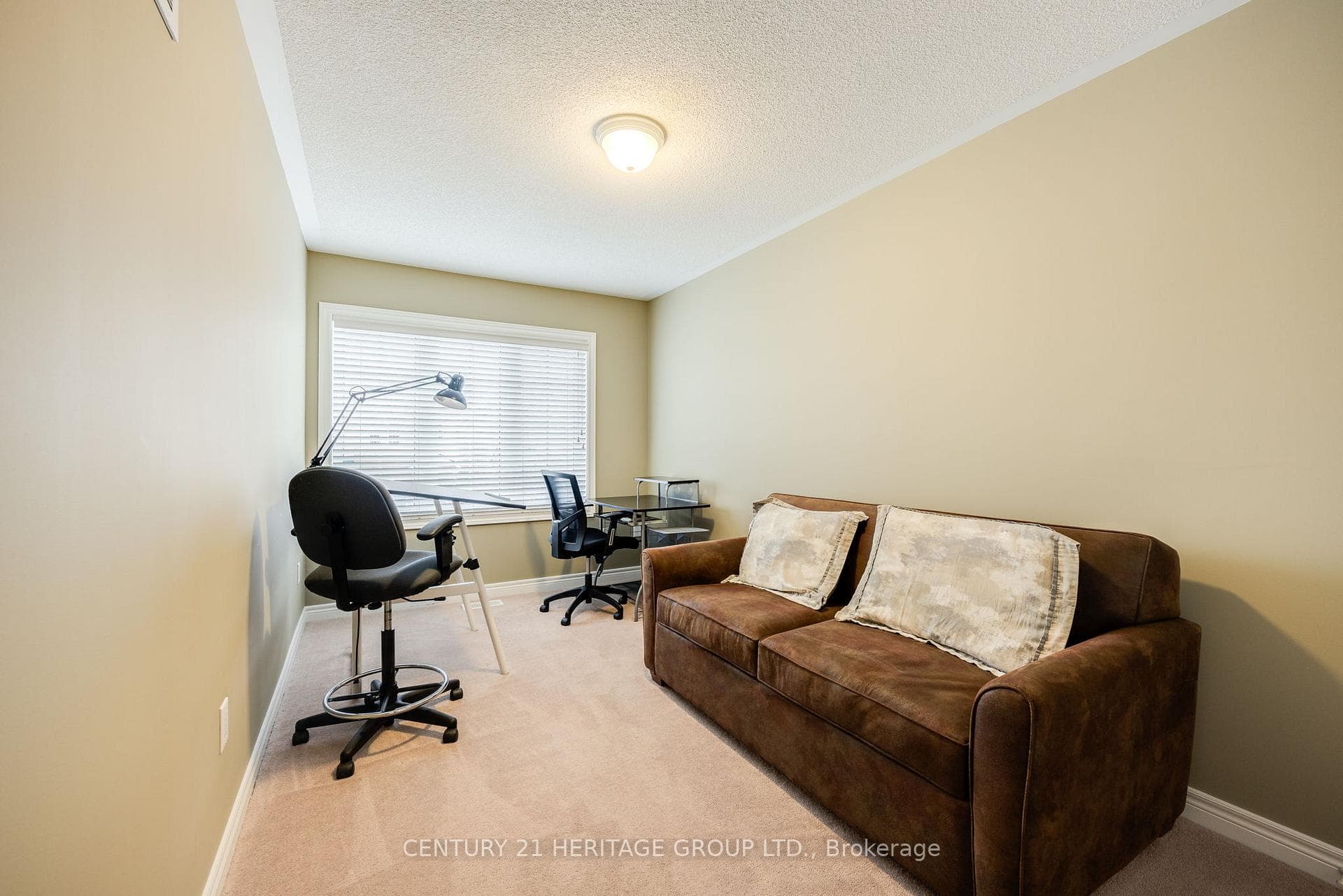 59 Four Seasons Crescent photo 15