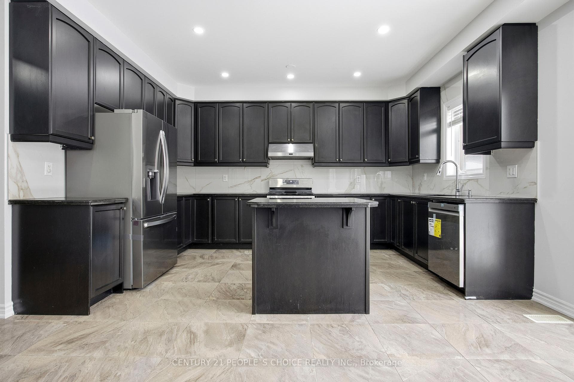 16 Bucksaw Street photo 12