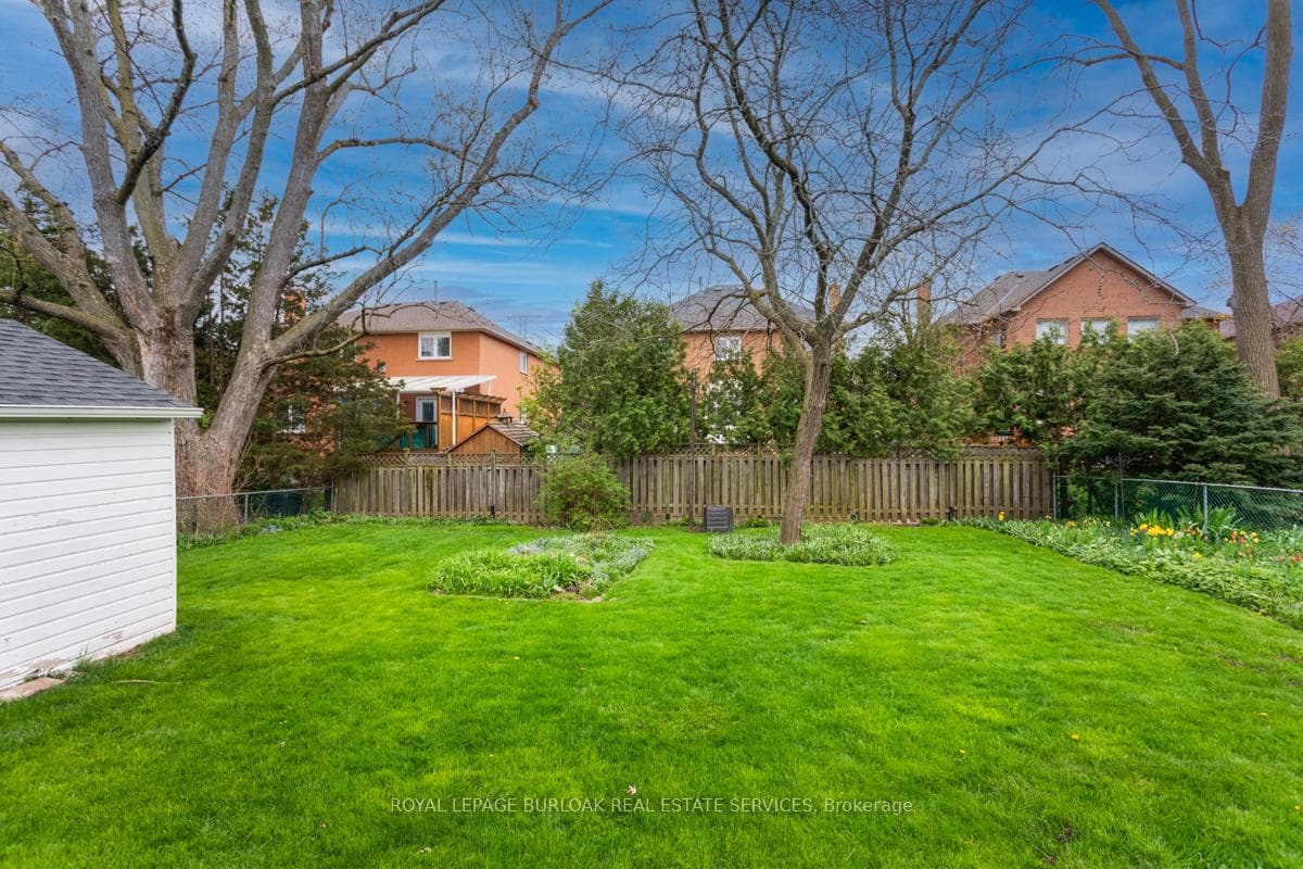1308 Richmond Road photo 27