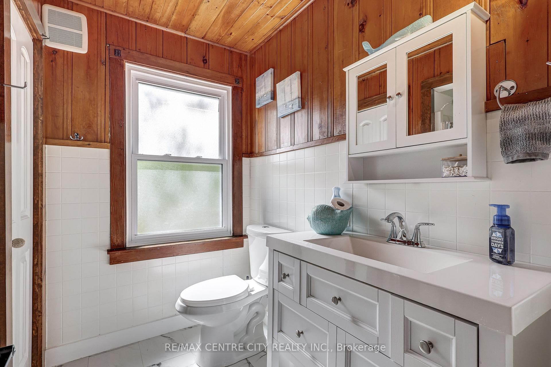 17374 Lakeshore Road photo 30