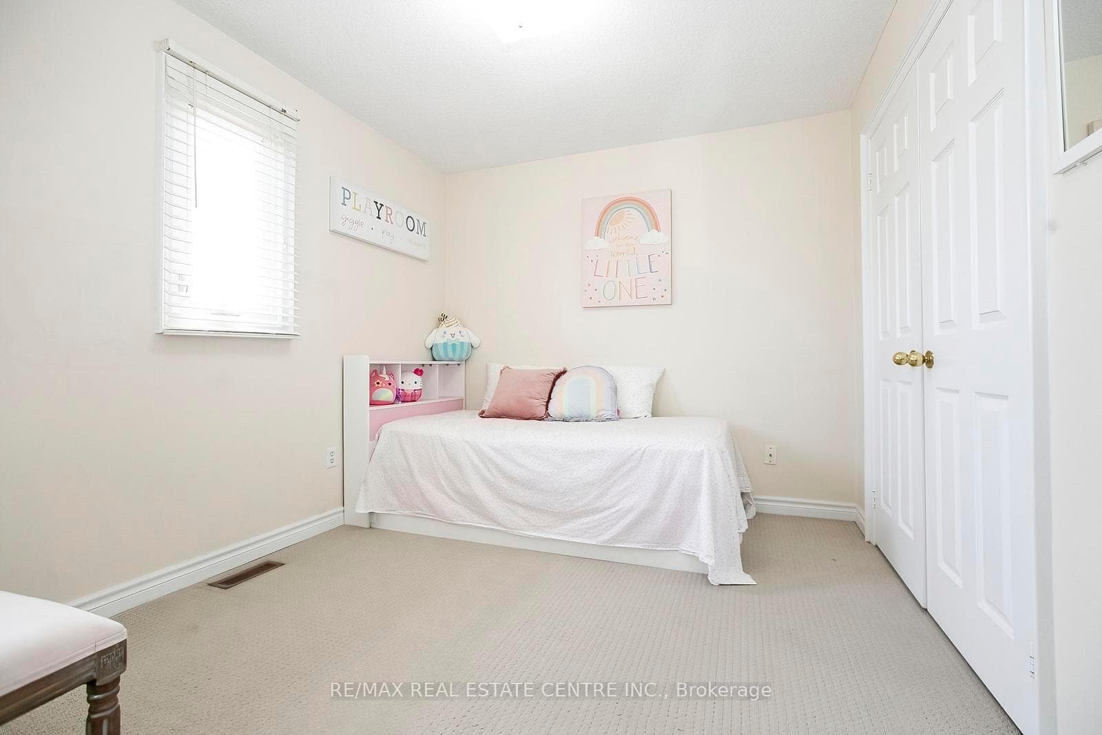 108 Moffatt Avenue photo 28
