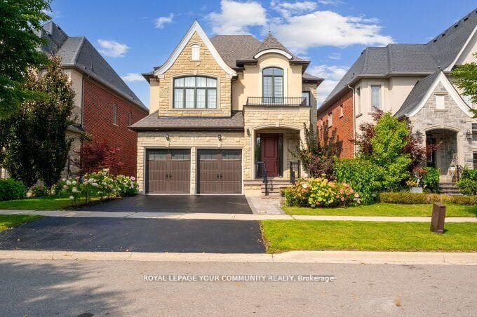 14 Robert Berry Crescent photo 2